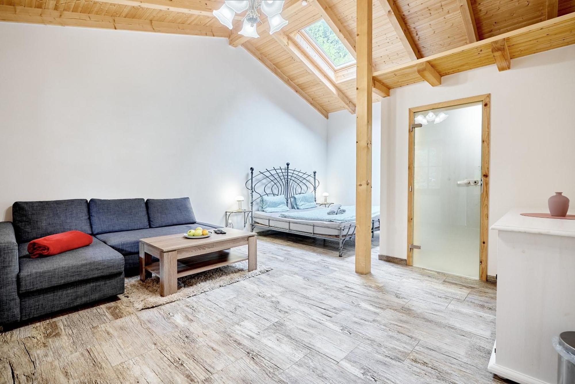 Apartmany Svatosske Skaly 洛克特 外观 照片