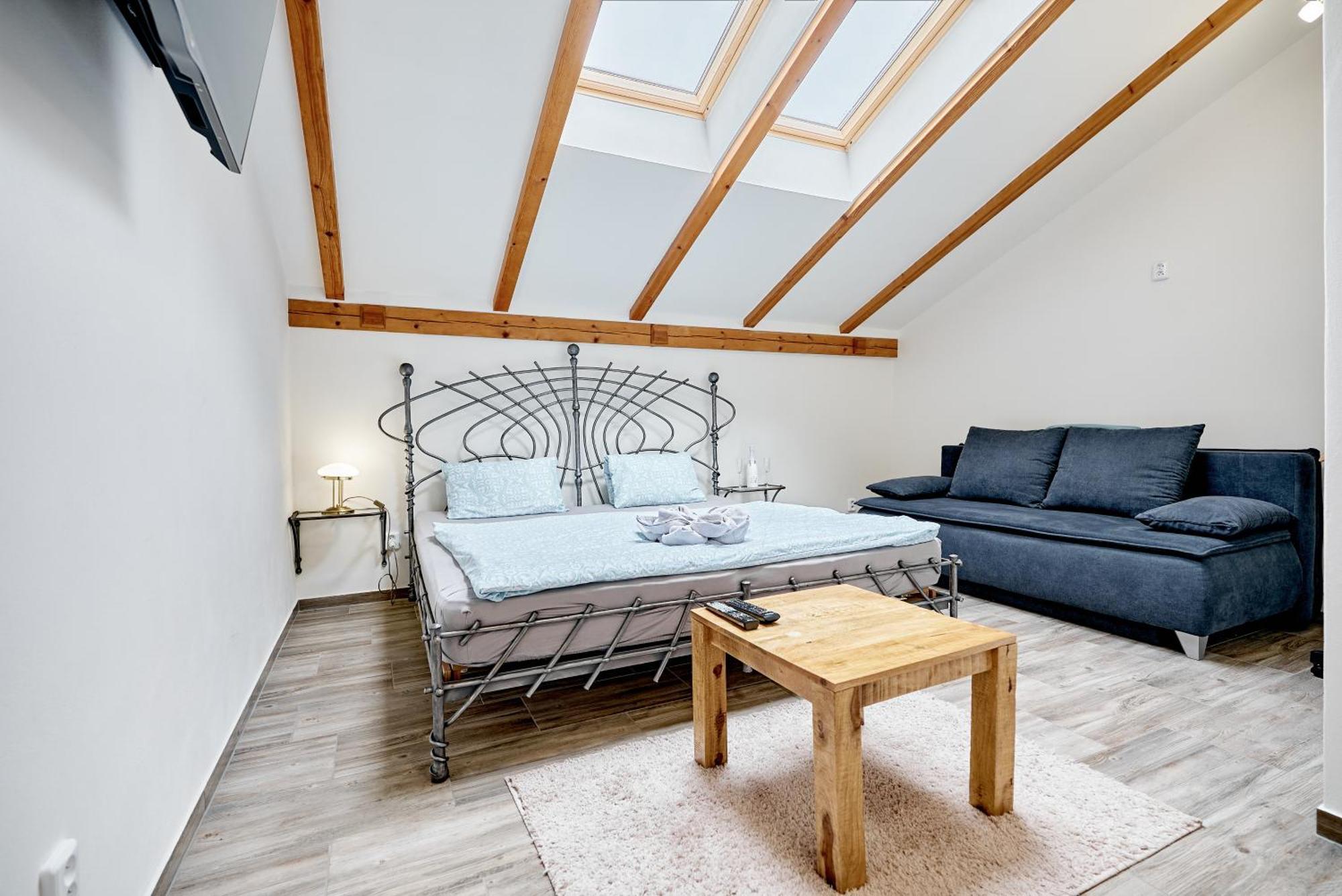 Apartmany Svatosske Skaly 洛克特 外观 照片